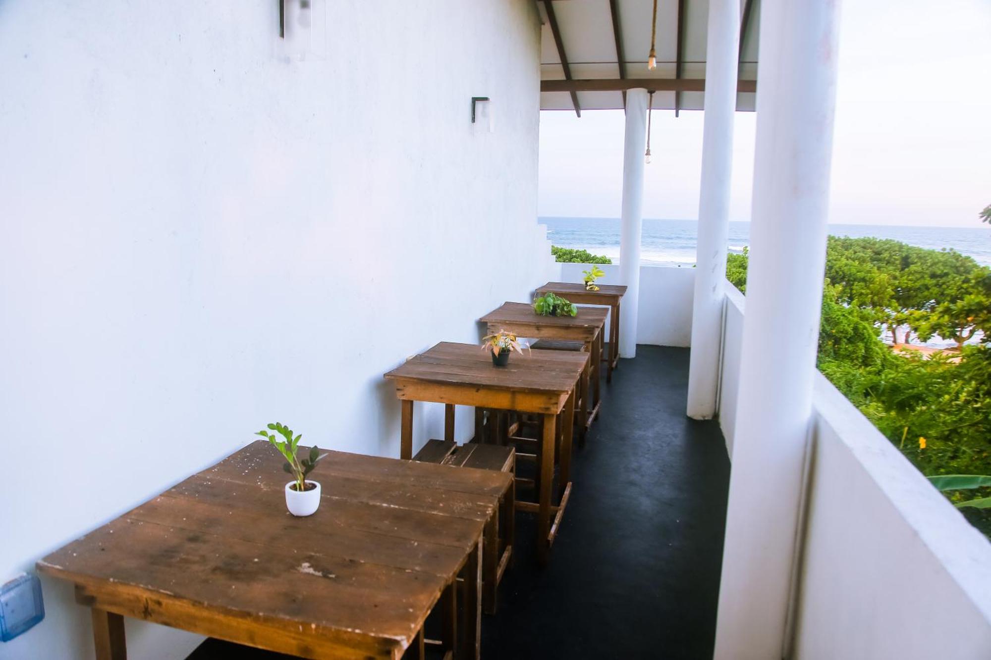 Mirissa Turtle Point Guest Hotel Exterior foto